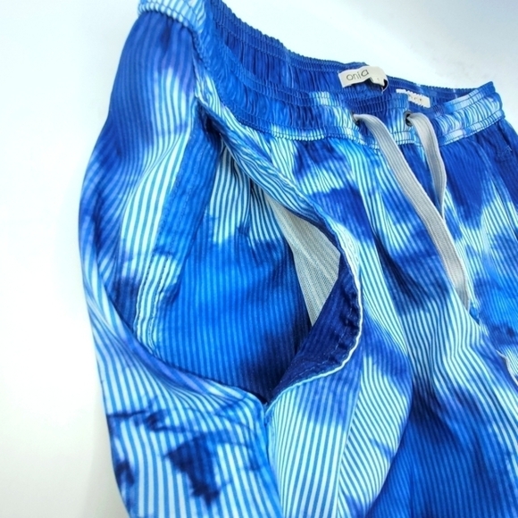 Onia "Charles 7" Ocean Blue Tie Dye Stripe printed swim shorts Size S - Picture 3 of 11